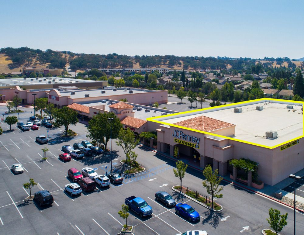 Retail For Sale: 120 Niblick Rd, Paso Robles, CA 93446